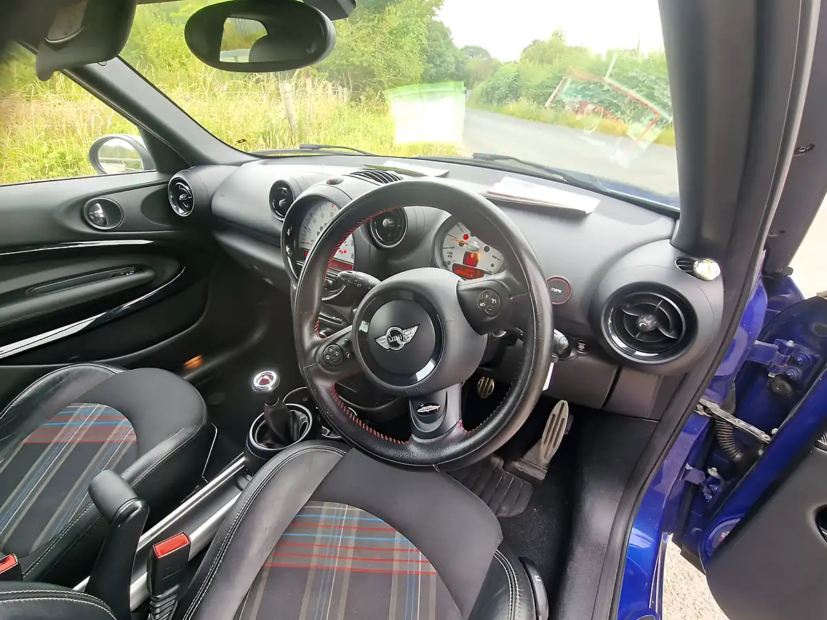 Used 2014 MINI Paceman Cooper S Blue - Interior and Exterior details 12