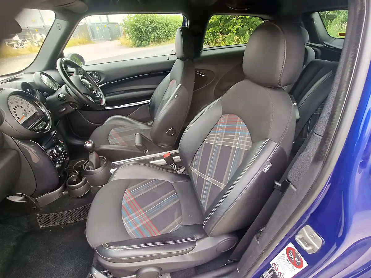 Used 2014 MINI Paceman Cooper S Blue - Interior and Exterior details 13
