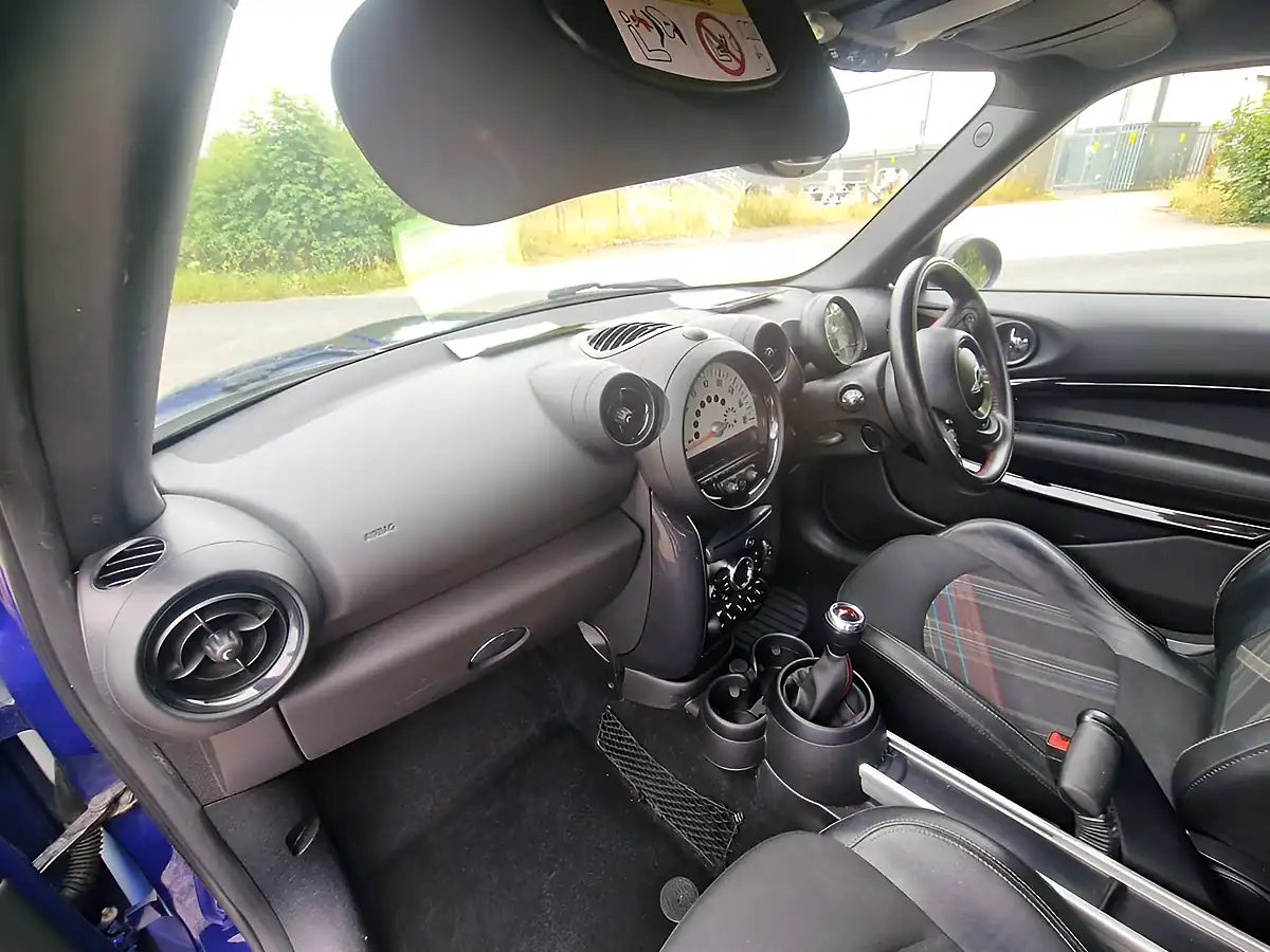 Used 2014 MINI Paceman Cooper S Blue - Interior and Exterior details 14
