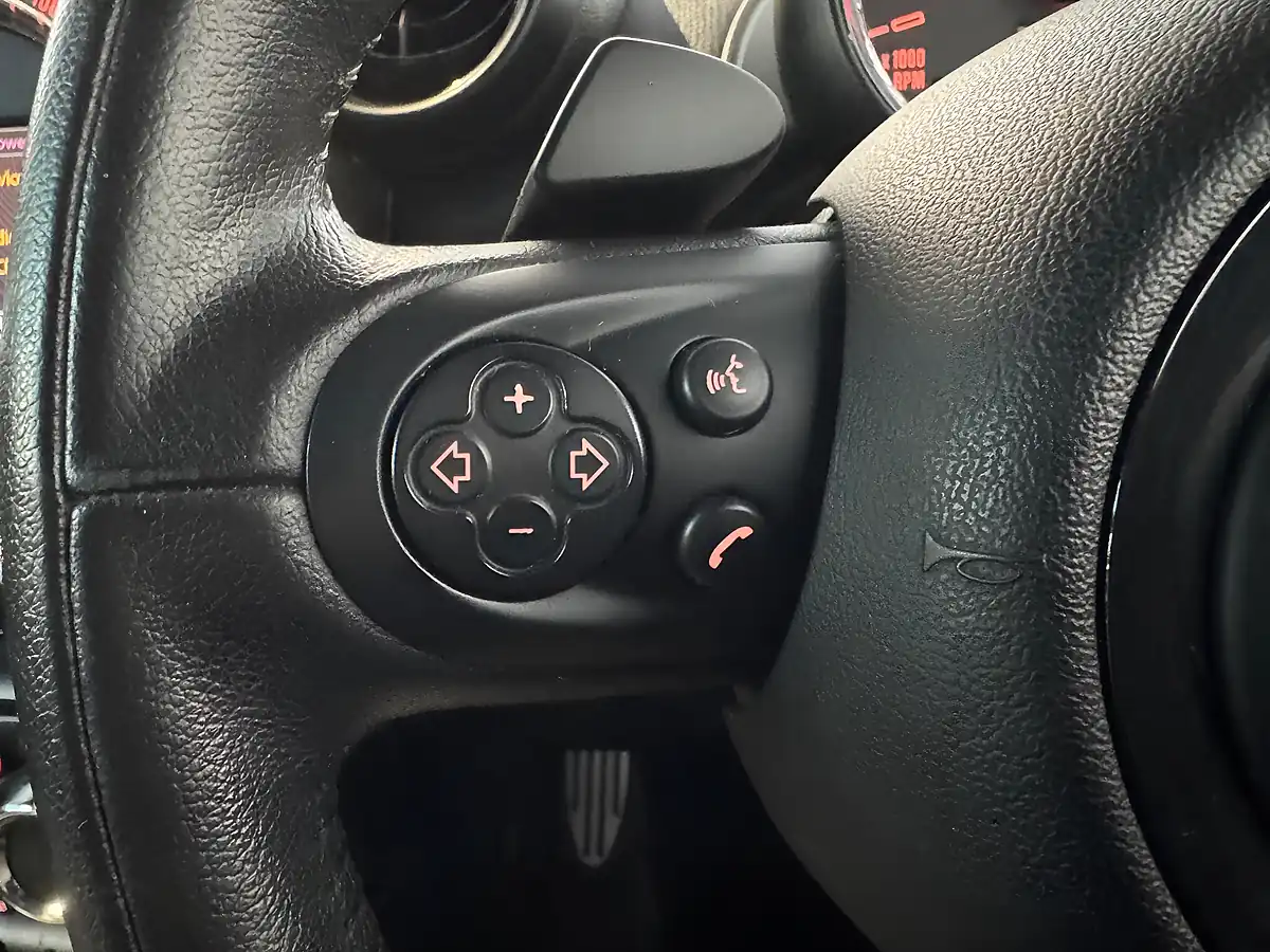 Used 2014 MINI Paceman Cooper S Grey - Interior and Exterior details 17