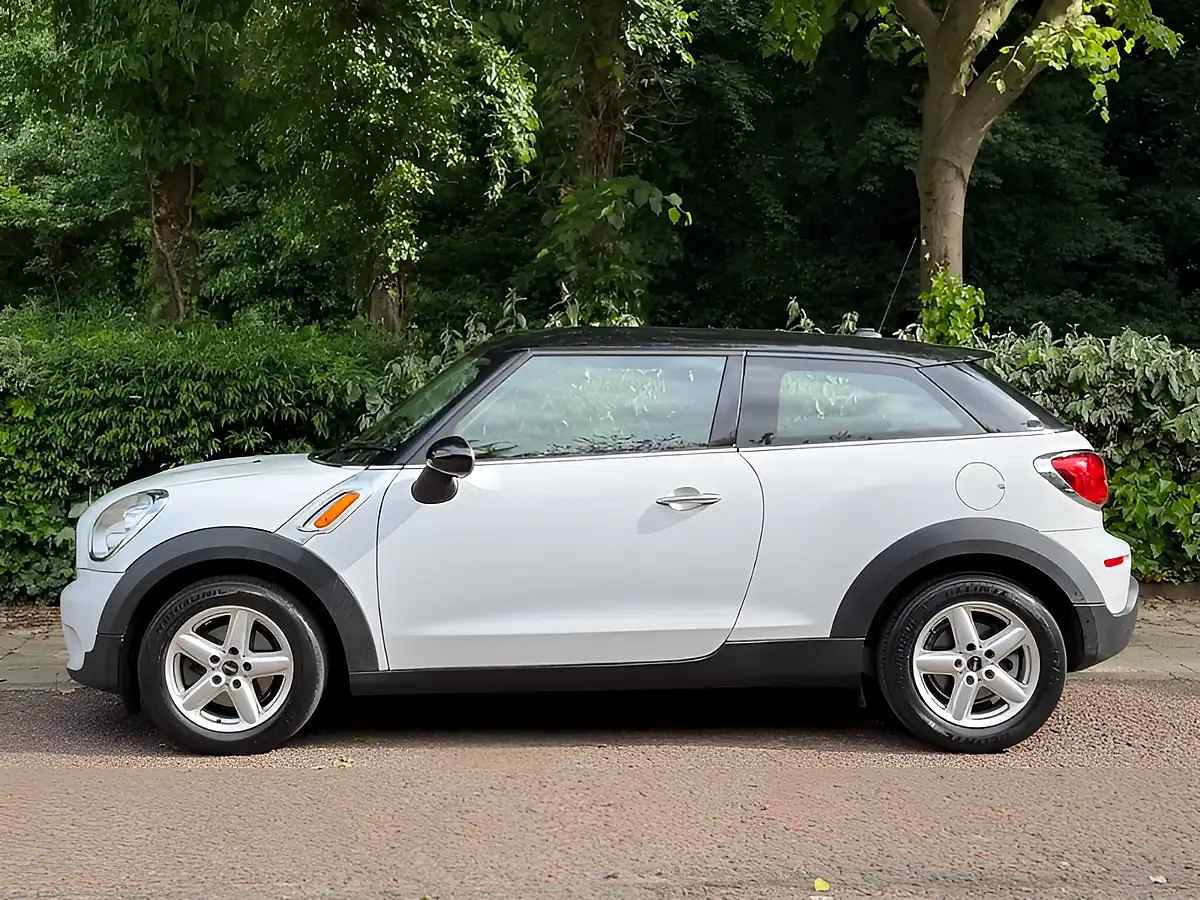 Used 2014 MINI Paceman Cooper White - Interior and Exterior details 10