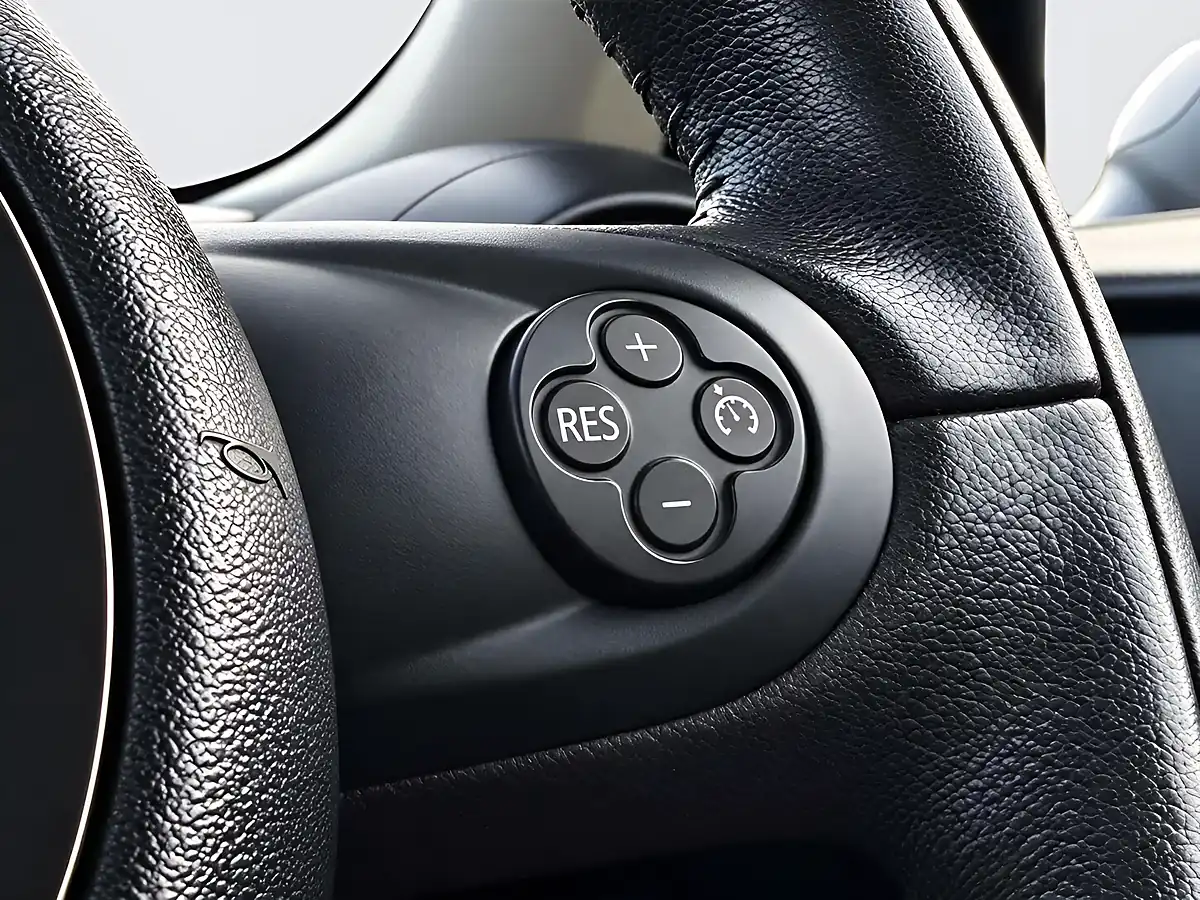 Used 2014 MINI Paceman Cooper White - Interior and Exterior details 13