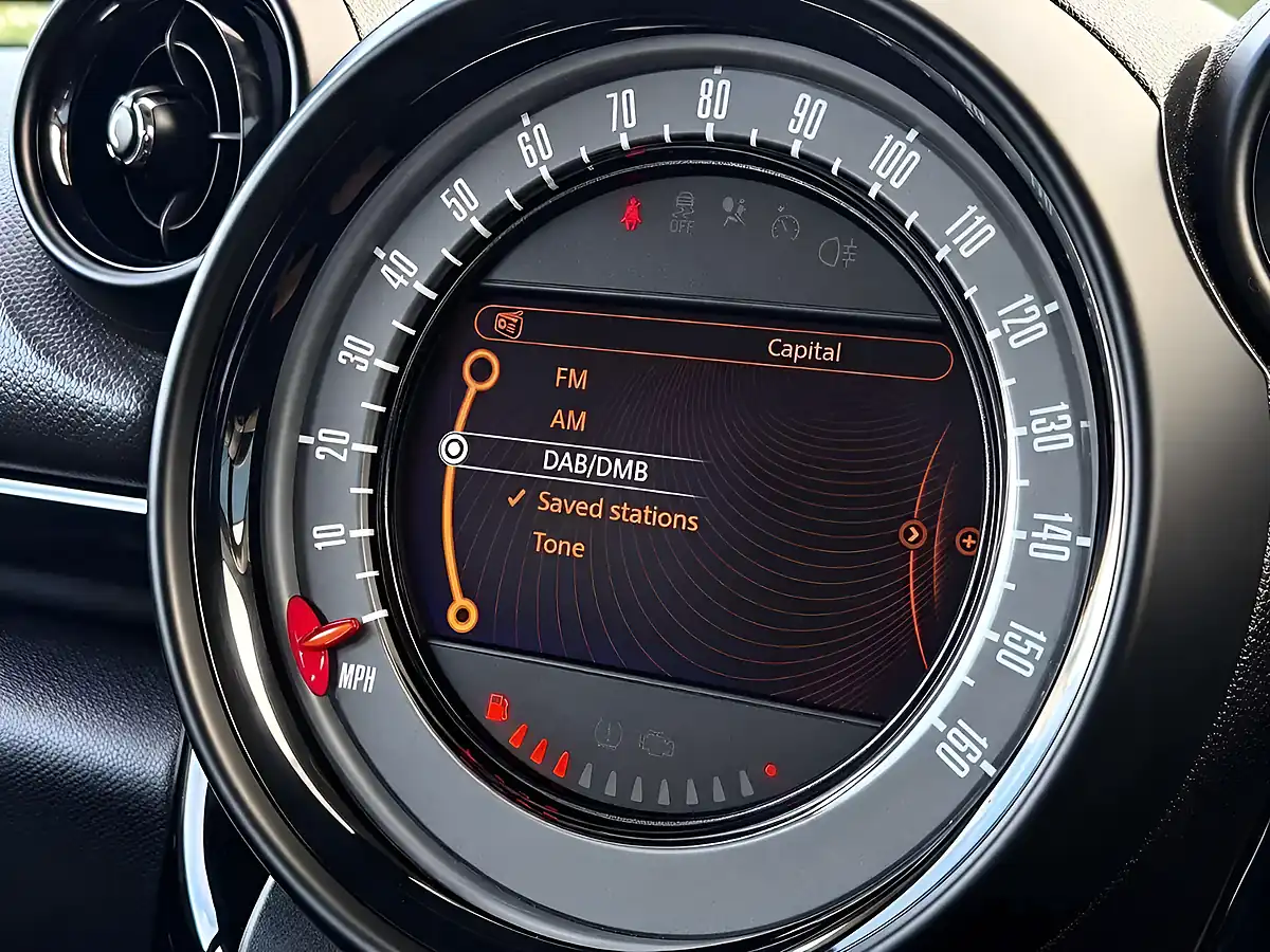Used 2014 MINI Paceman Cooper White - Interior and Exterior details 14