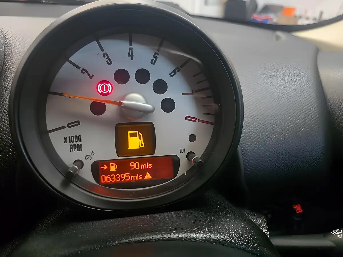 Used 2014 MINI Paceman Cooper White - Interior and Exterior details 14