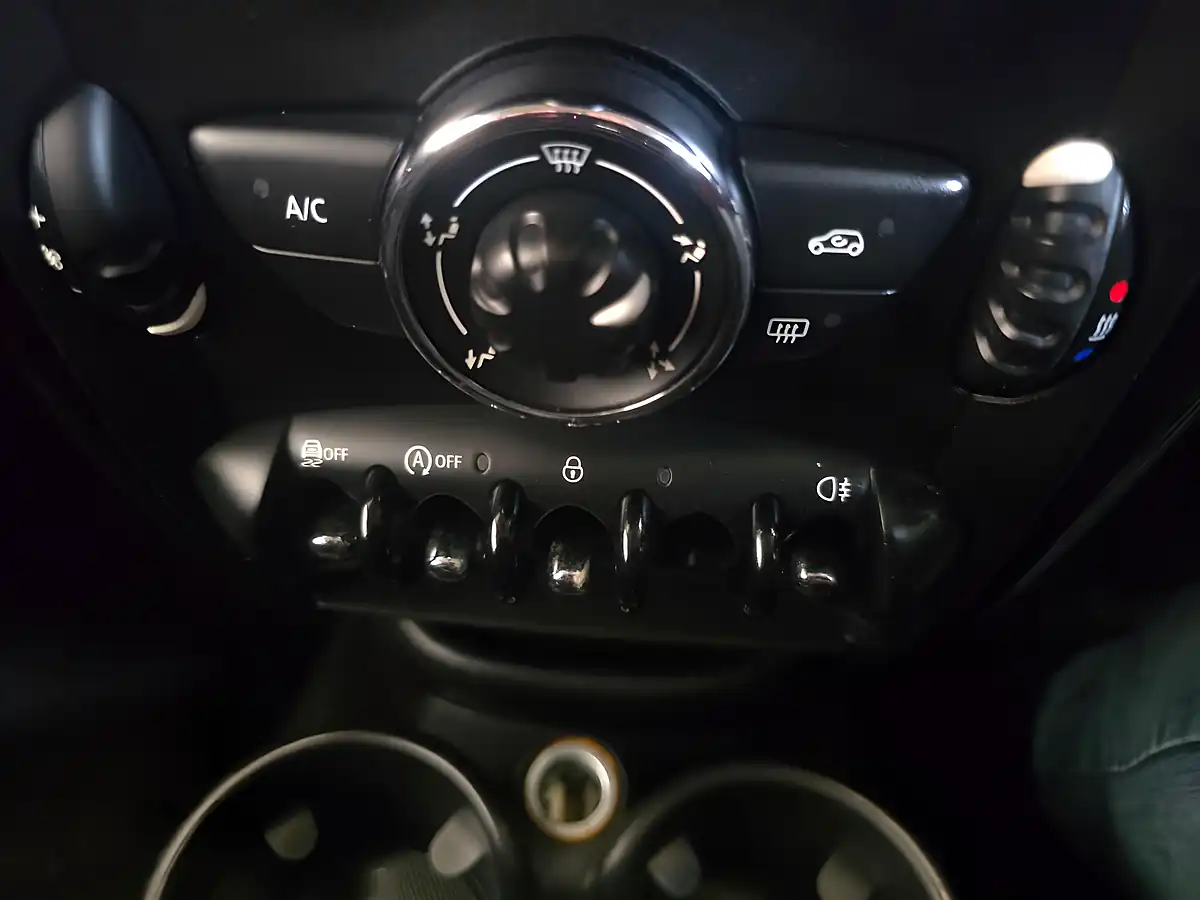 Used 2014 MINI Paceman Cooper White - Interior and Exterior details 17