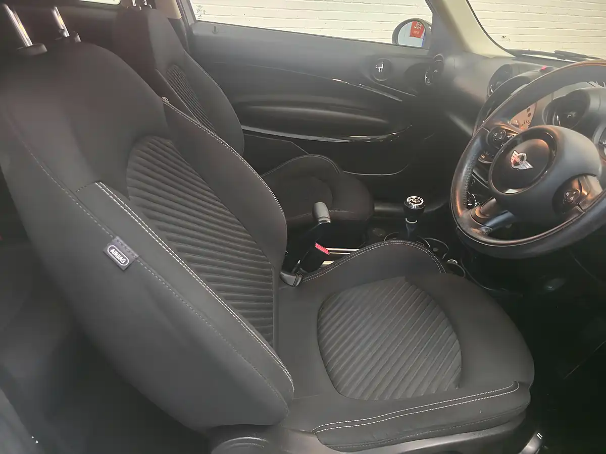 Used 2014 MINI Paceman Cooper White - Interior and Exterior details 18