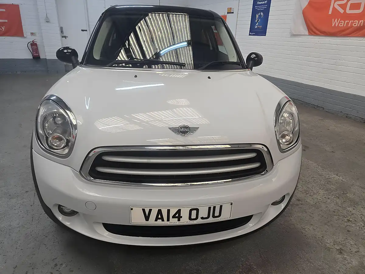Used 2014 MINI Paceman Cooper White - Interior and Exterior details 4
