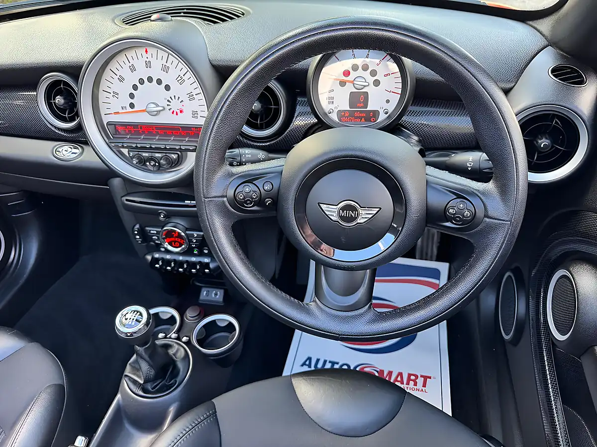 Used 2014 MINI Roadster Chilli Pack Red - Interior and Exterior details 14