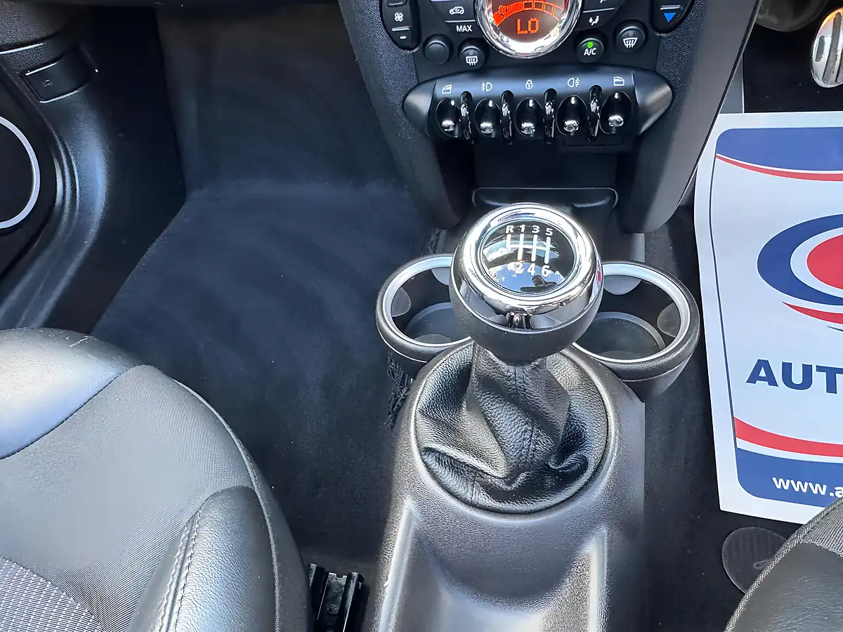 Used 2014 MINI Roadster Chilli Pack Red - Interior and Exterior details 17