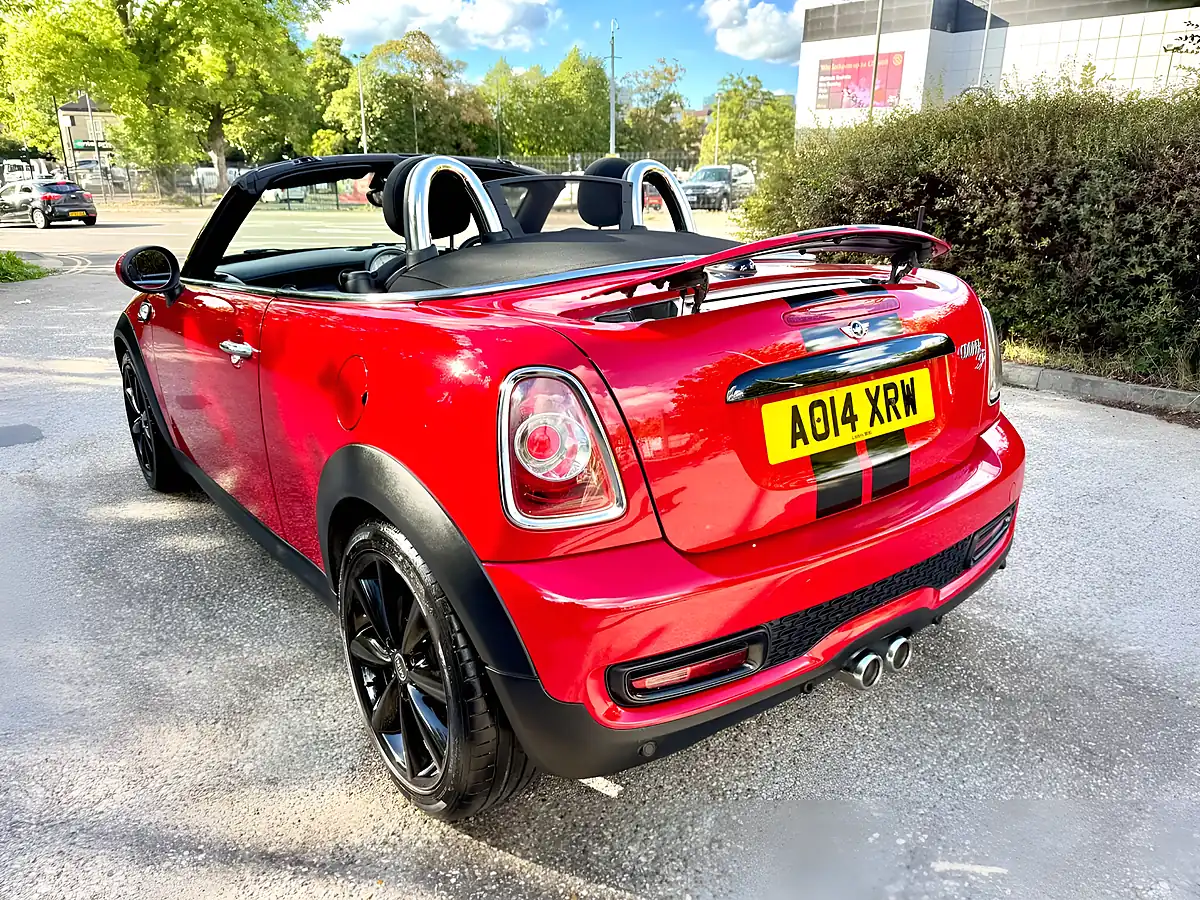 Used 2014 MINI Roadster Chilli Pack Red - Interior and Exterior details 5