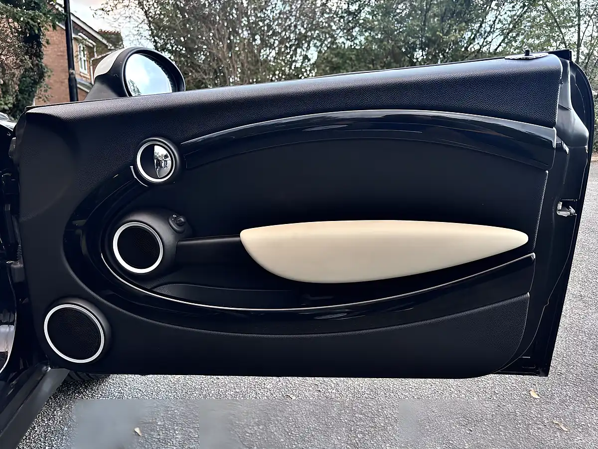 Used 2014 MINI Roadster Cooper Black - Interior and Exterior details 20