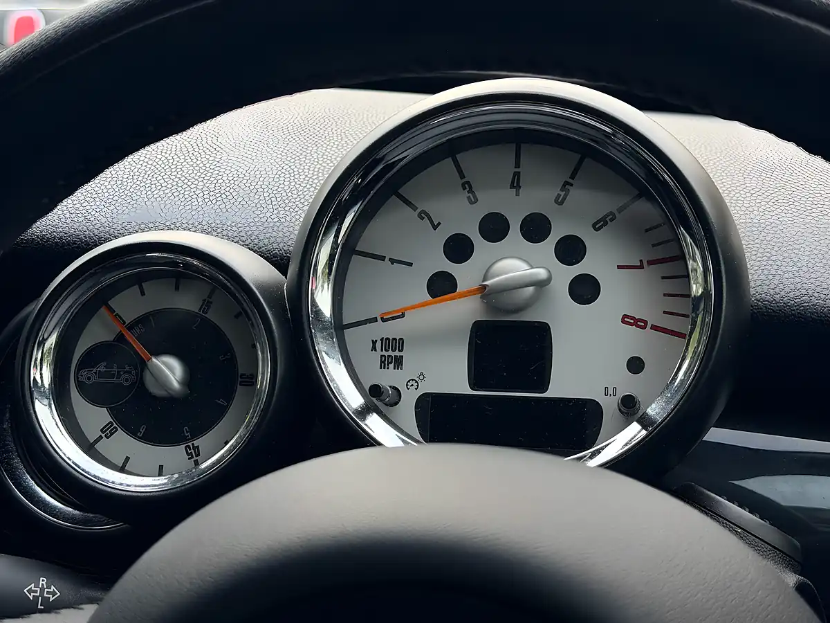 Used 2014 MINI Roadster Cooper Red - Interior and Exterior details 13