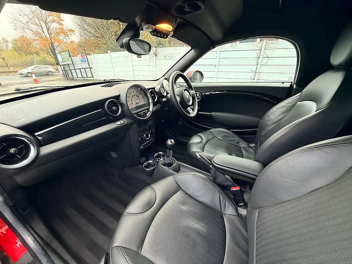 Used 2014 MINI Roadster Cooper Red - Interior and Exterior details 5