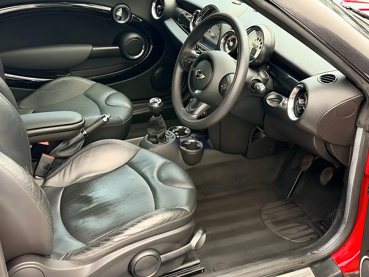 Used 2014 MINI Roadster Cooper Red - Interior and Exterior details 7