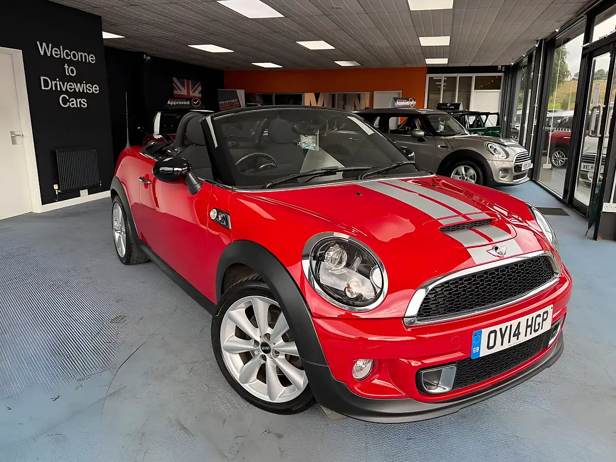 Used 2014 MINI Roadster Cooper S Red - Interior and Exterior details 2