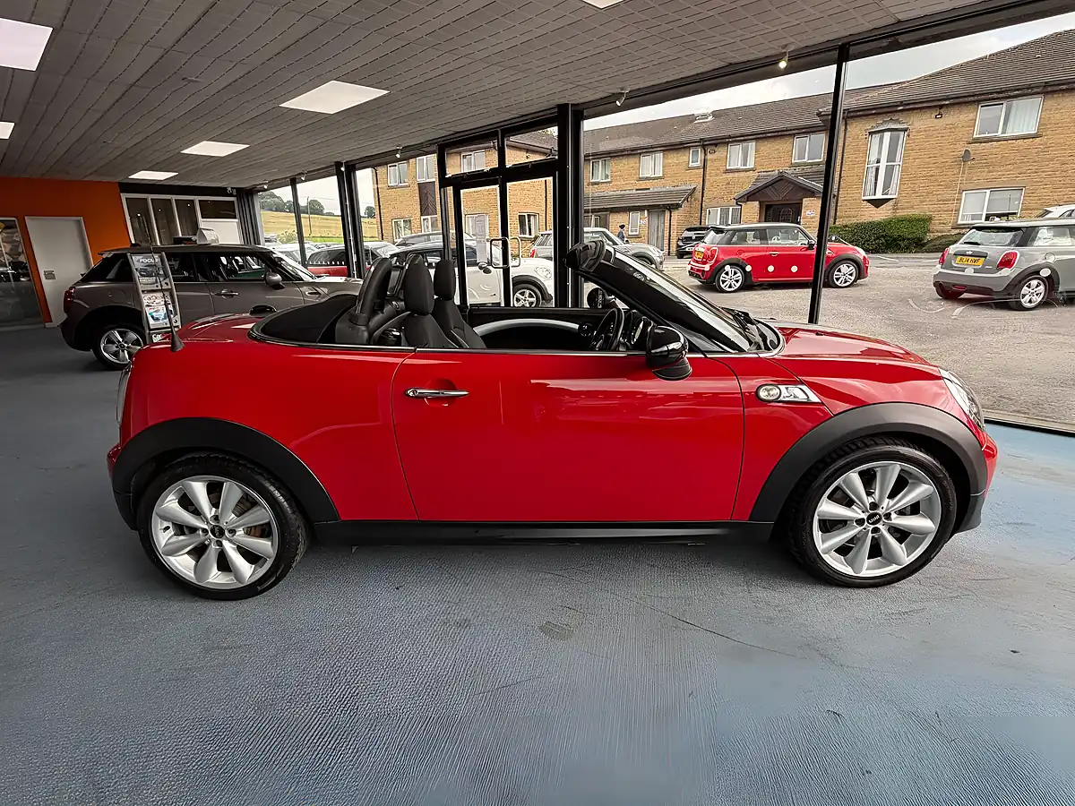 Used 2014 MINI Roadster Cooper S Red - Interior and Exterior details 3