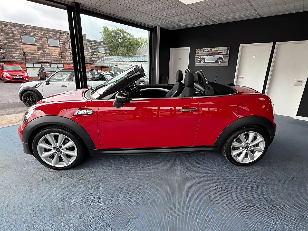 Used 2014 MINI Roadster Cooper S Red - Interior and Exterior details 7