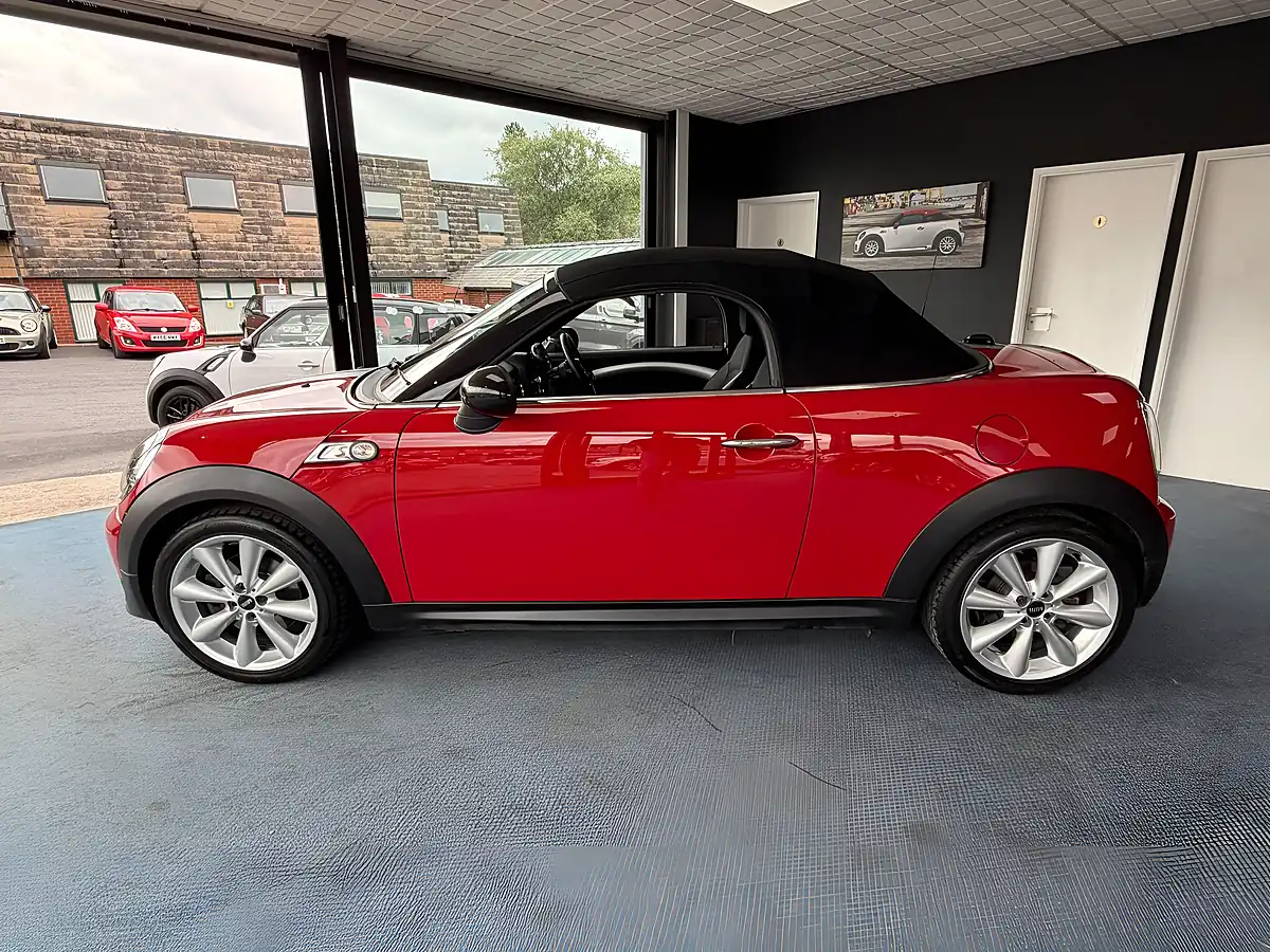 Used 2014 MINI Roadster Cooper S Red - Interior and Exterior details 8