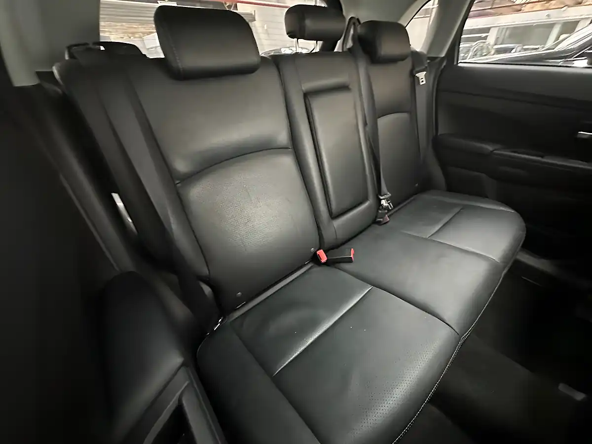 Used 2014 Mitsubishi Asx 4 Atlantic Grey - Interior and Exterior details 9