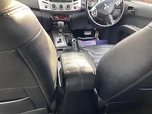 Used 2014 Mitsubishi L200 Barbarian Black White - Interior and Exterior details 17