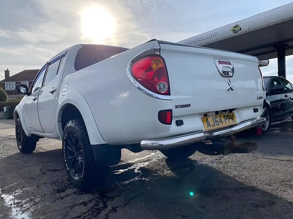 Used 2014 Mitsubishi L200 Barbarian Black White - Interior and Exterior details 3