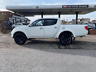 Used 2014 Mitsubishi L200 Barbarian Black White - Interior and Exterior details 5