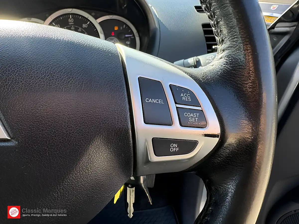 Used 2014 Mitsubishi L200 Barbarian Grey - Interior and Exterior details 15