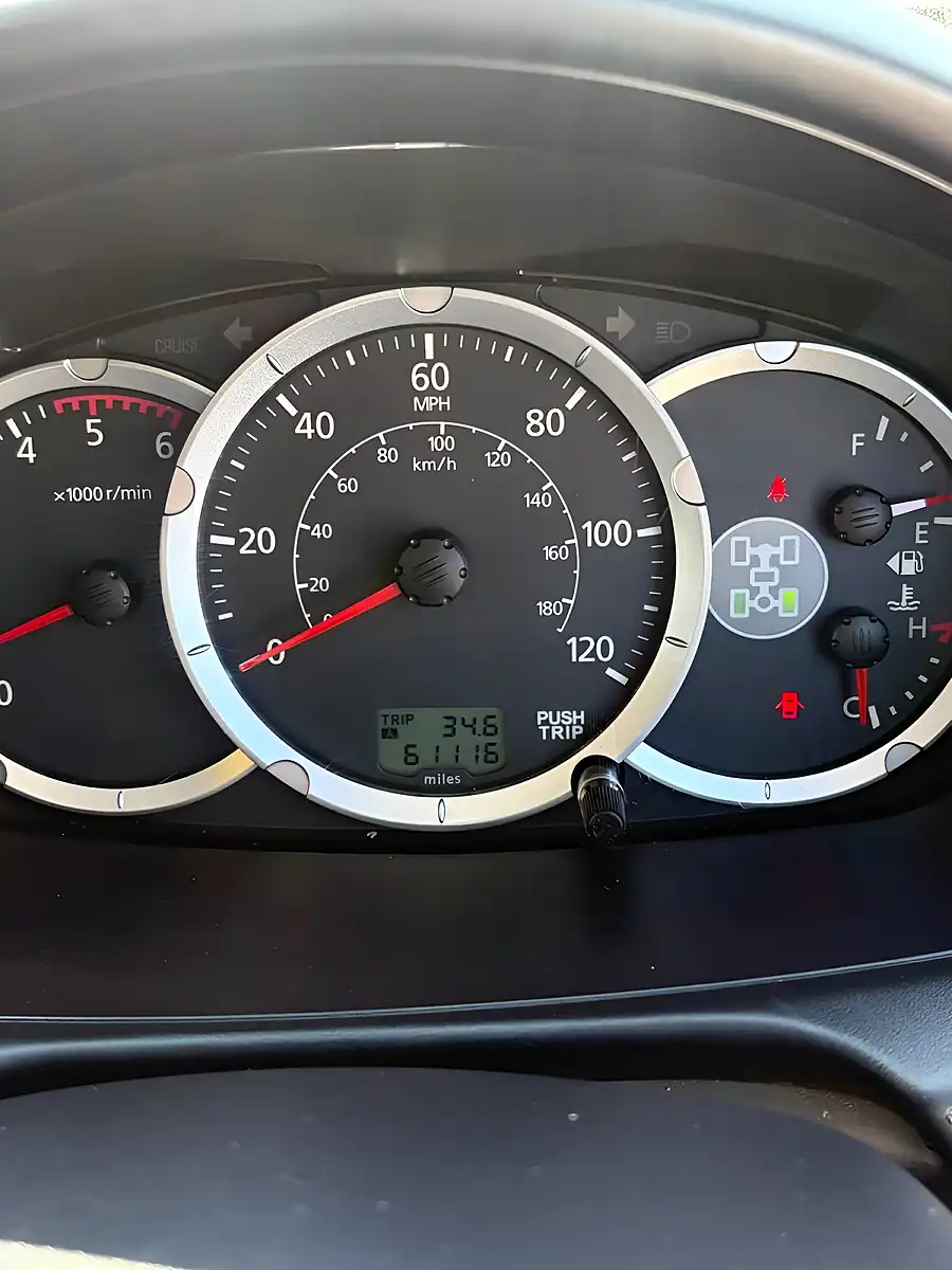 Used 2014 Mitsubishi L200 Trojan Silver - Interior and Exterior details 11