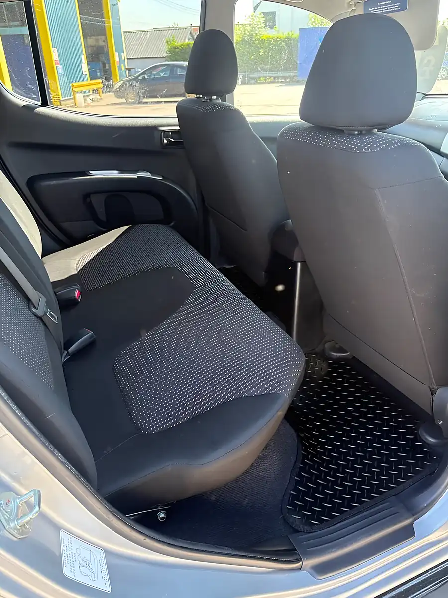 Used 2014 Mitsubishi L200 Trojan Silver - Interior and Exterior details 7