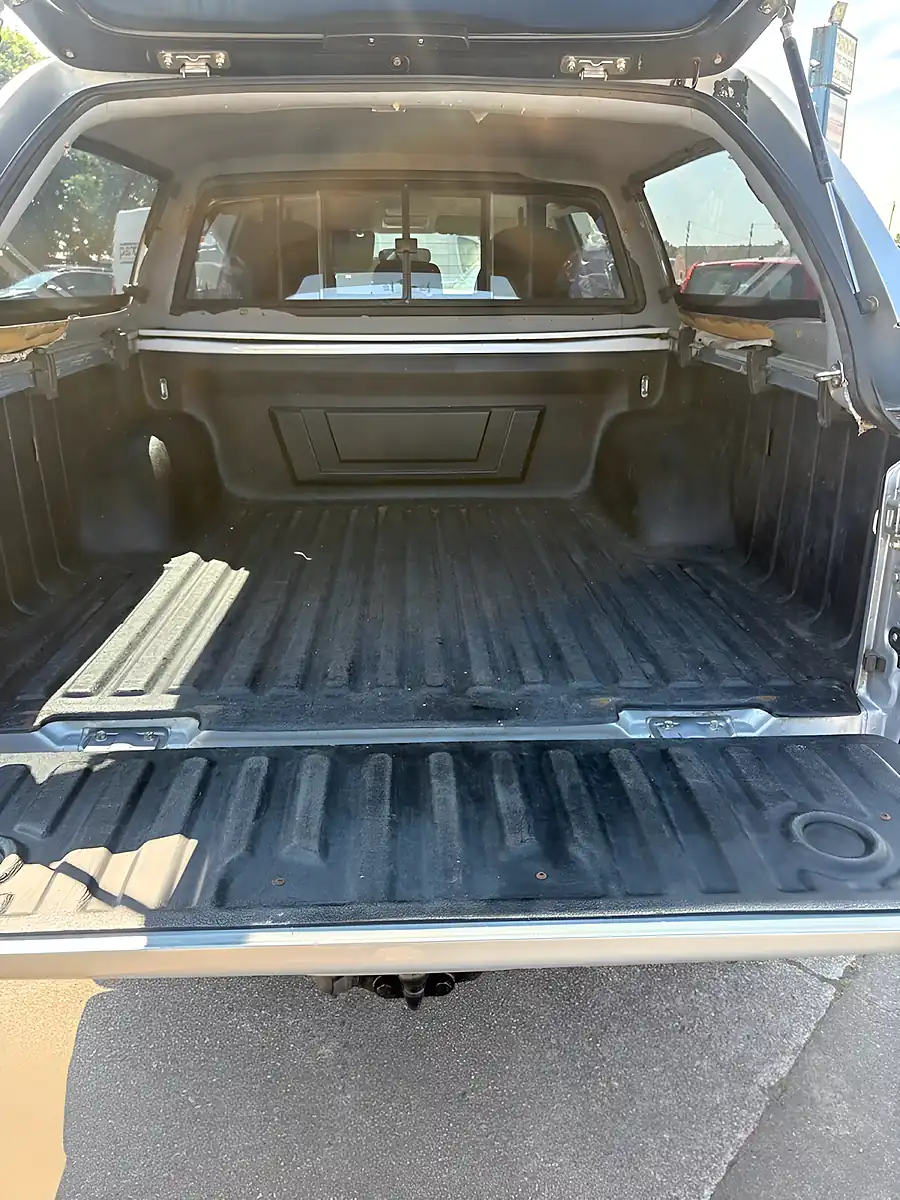 Used 2014 Mitsubishi L200 Trojan Silver - Interior and Exterior details 8