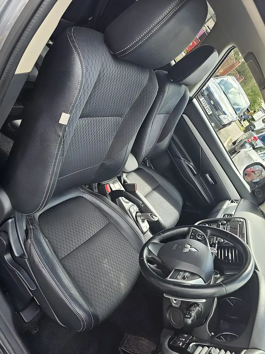 Used 2014 Mitsubishi Outlander Gx 3H Grey - Interior and Exterior details 10