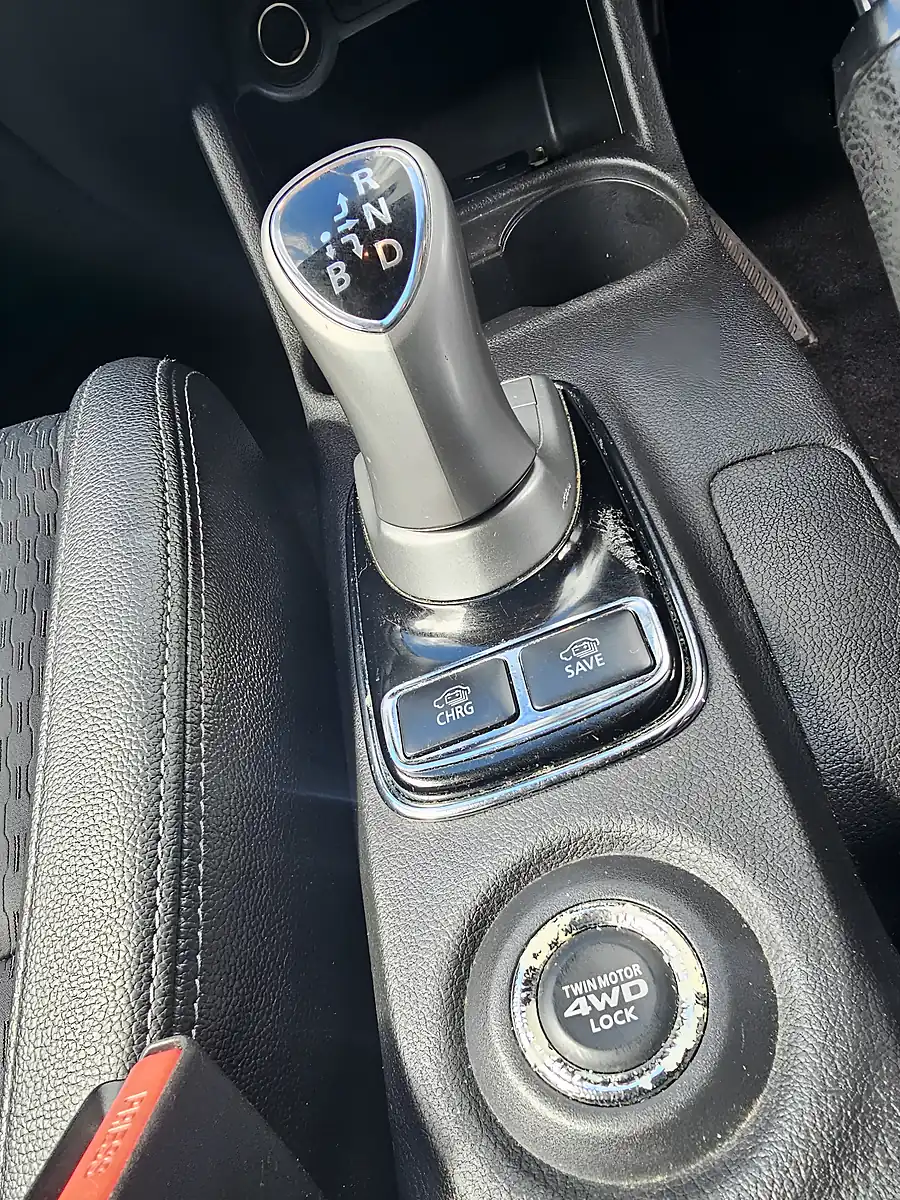 Used 2014 Mitsubishi Outlander Gx 3H Grey - Interior and Exterior details 12