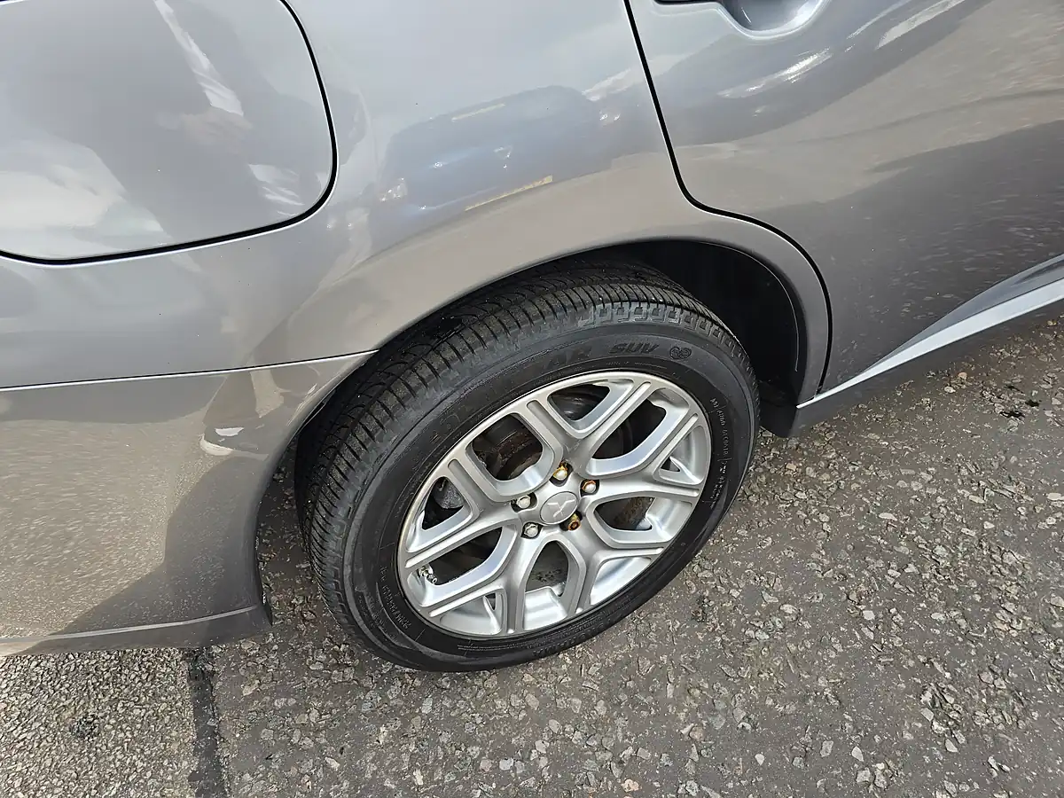 Used 2014 Mitsubishi Outlander Gx 3H Grey - Interior and Exterior details 20