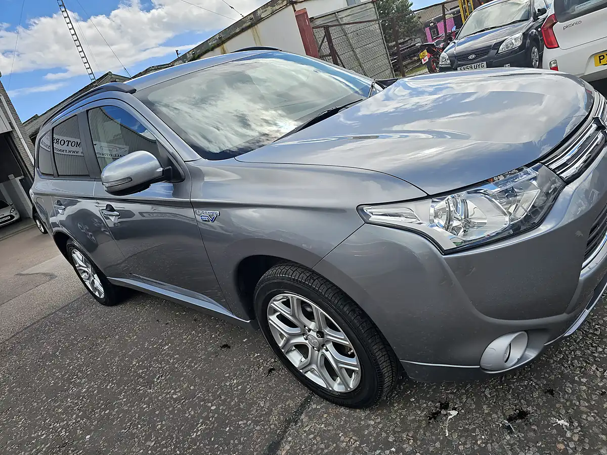 Used 2014 Mitsubishi Outlander Gx 3H Grey - Interior and Exterior details 3