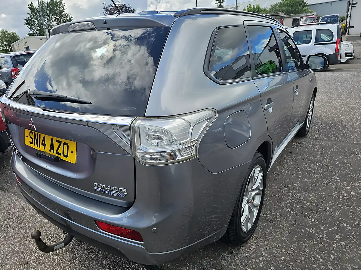Used 2014 Mitsubishi Outlander Gx 3H Grey - Interior and Exterior details 4