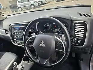 Used 2014 Mitsubishi Outlander Gx 3H Grey - Interior and Exterior details 15