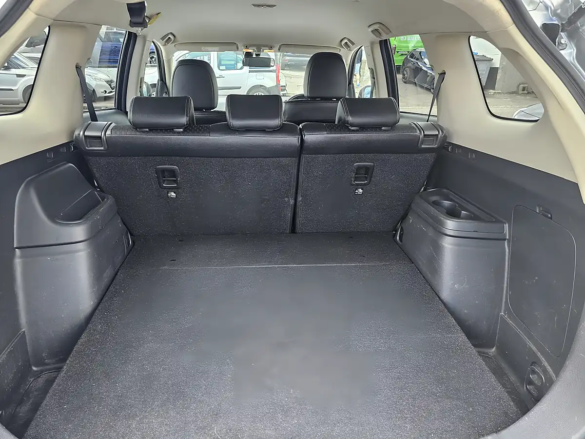 Used 2014 Mitsubishi Outlander Gx 3H Grey - Interior and Exterior details 7
