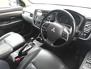 Used 2014 Mitsubishi Outlander Gx3 White - Interior and Exterior details 10