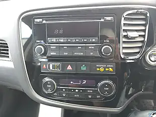 Used 2014 Mitsubishi Outlander Gx3 White - Interior and Exterior details 12