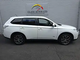 Used 2014 Mitsubishi Outlander Gx3 White - Interior and Exterior details 16