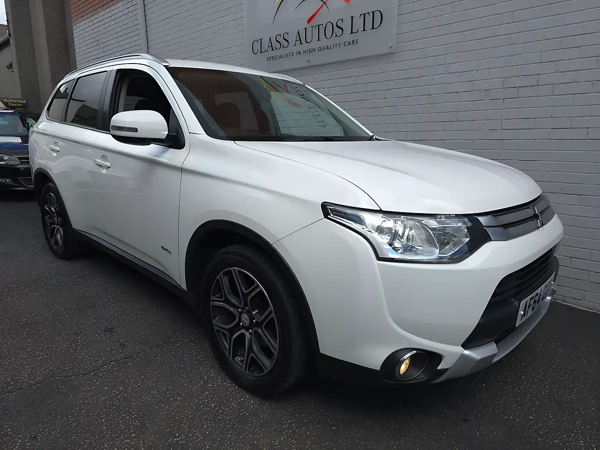 Used 2014 Mitsubishi Outlander Gx3 White - Interior and Exterior details 2