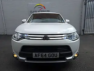 Used 2014 Mitsubishi Outlander Gx3 White - Interior and Exterior details 3