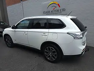 Used 2014 Mitsubishi Outlander Gx3 White - Interior and Exterior details 5