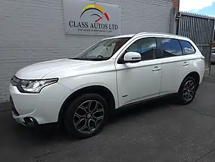 Used 2014 Mitsubishi Outlander Gx3 White - Interior and Exterior details 7