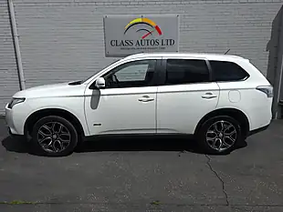 Used 2014 Mitsubishi Outlander Gx3 White - Interior and Exterior details 8