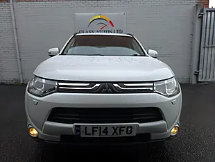 Used 2014 Mitsubishi Outlander Gx4 White - Interior and Exterior details 14