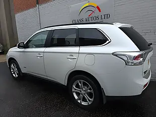 Used 2014 Mitsubishi Outlander Gx4 White - Interior and Exterior details 4