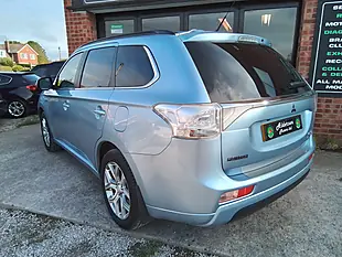 Used 2014 Mitsubishi Outlander GX4h Blue - Interior and Exterior details 11