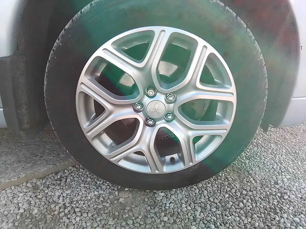 Used 2014 Mitsubishi Outlander GX4h Blue - Interior and Exterior details 19