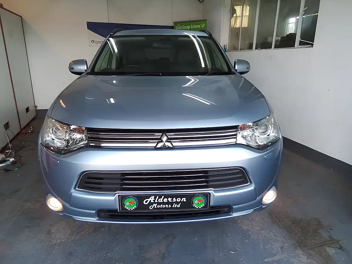 Used 2014 Mitsubishi Outlander GX4h Blue - Interior and Exterior details 5